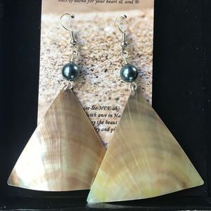 Mother of Pearl Shell Triangle Earings w/ pearls